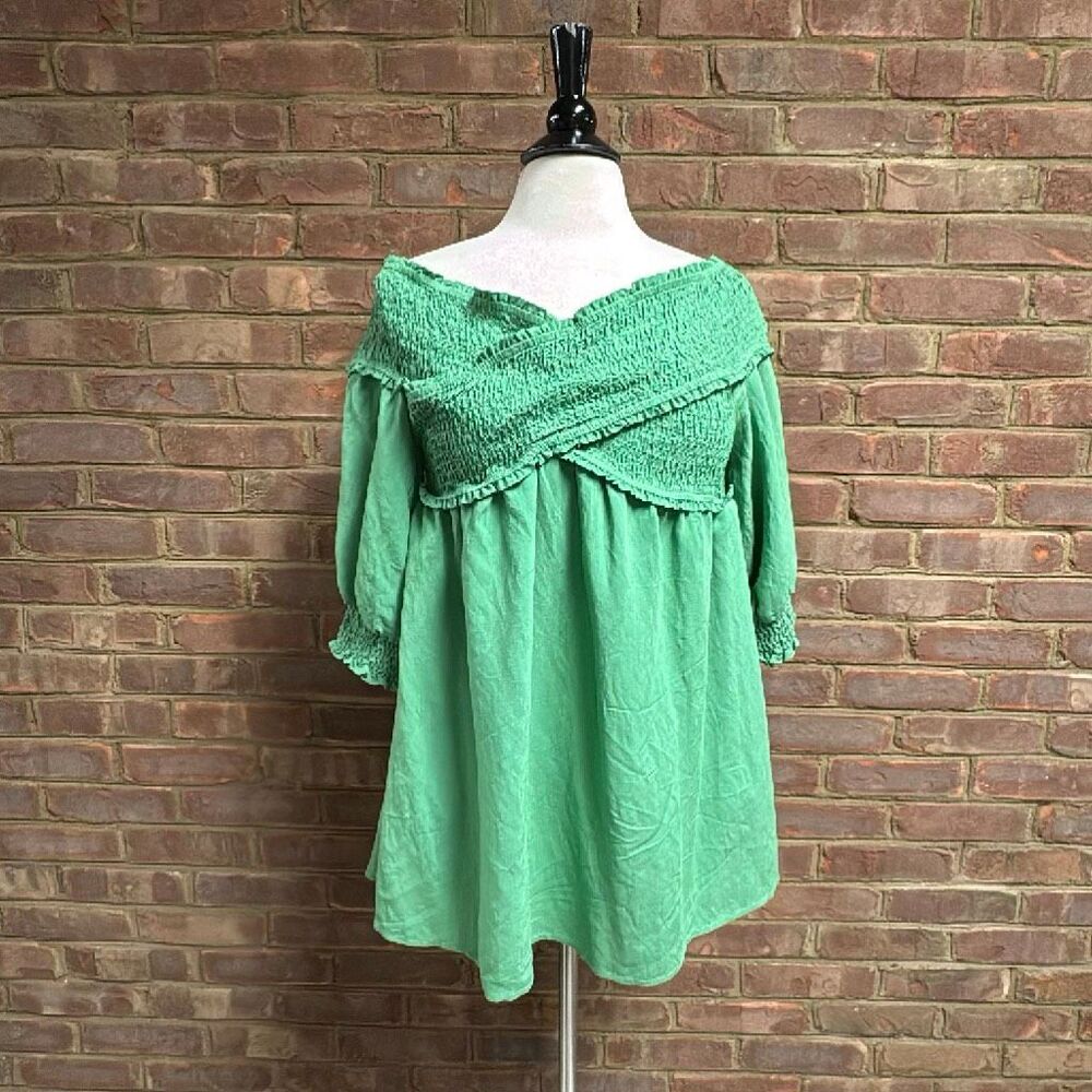 Oddi Green Crisscross Short Sleeve Ruched Top Size M NEW